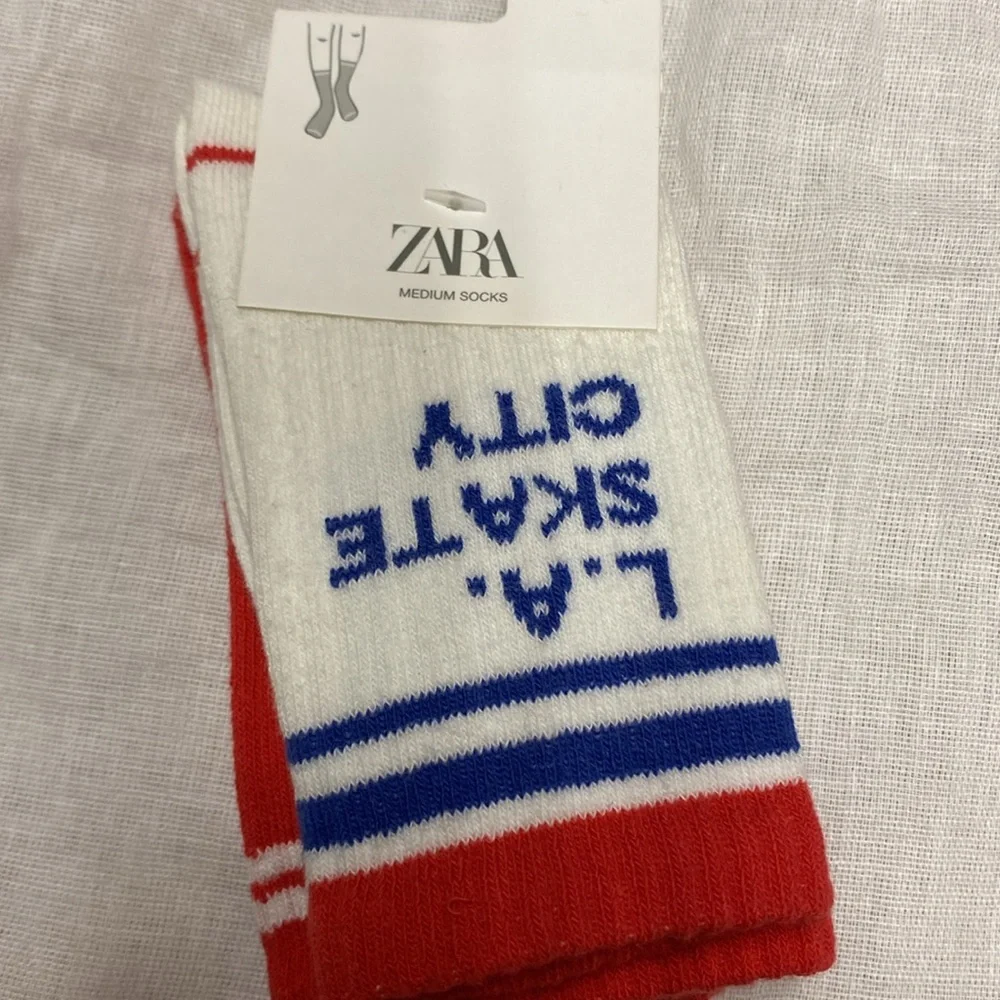 NWT. Zara Kids White/Red Pack of Ribbed Socks. Size 2-3.